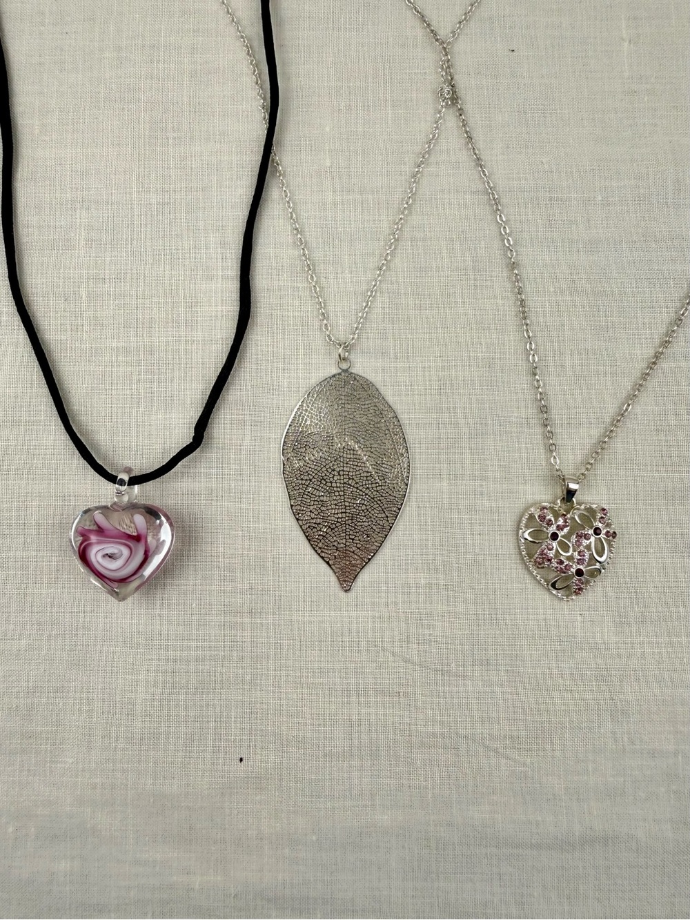 3 Necklace Lot Heart Pendant Leaf Pendant Pink Rhinestone Glass Heart - Picture 7 of 7
